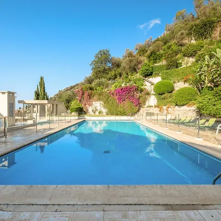 Les Miradors Residence Calme Piscine Parking Privee マントン
