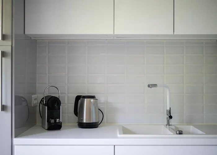 Les Miradors - Calme - Piscine - Parking Prive - Мантон