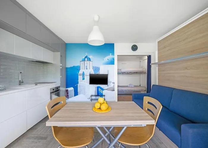 Les Miradors - Calme - Piscine - Parking Prive - Апартаменти Мантон