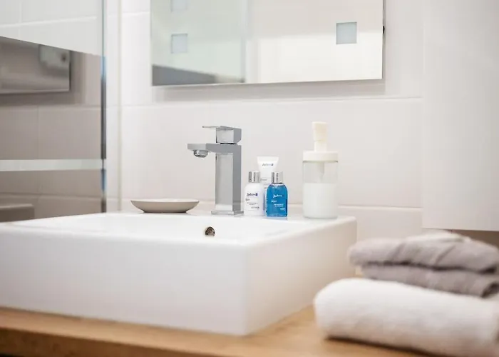 Les Miradors - Calme - Piscine - Parking Prive - *